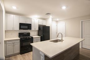 Harrisburg apartment for rent - Commerce Park Apartments