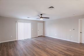 Harrisburg apartment for rent - Commerce Park Apartments