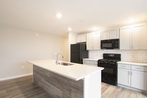 Harrisburg apartment for rent - Commerce Park Apartments