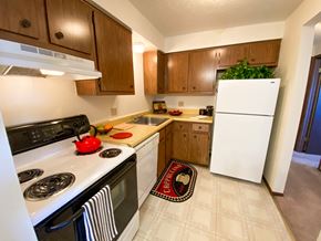 Elyria apartment for rent - Model Kitchen at Condor Garden Apartments, Elyria