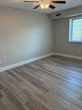Plank flooring*