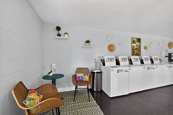 Laundry center
