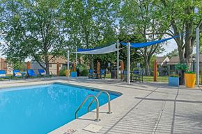 Overland Park apartment for rent - Pool with sundeck