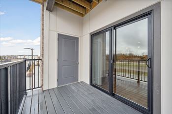 Patio/balcony storage
