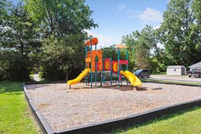 Belleville apartment for rent - Playground Area