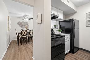 Hazelwood apartment for rent - Kitchen with Black Appliances