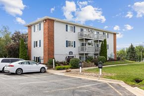 Cedar Rapids apartment for rent - Exterior of Grand Ridge