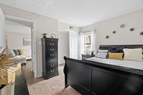 Hazelwood apartment for rent - Bedroom with Plush Carpeting