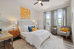 Lake St. Louis apartment for rent - Bedroom with Large Windows