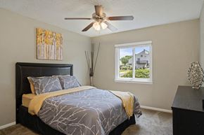 Overland Park apartment for rent - Bedroom With Ceiling Fan & Light