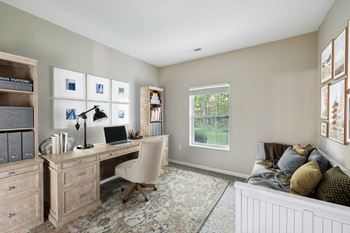9' Ceilings throughout