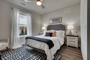 Wentzville apartment for rent - Bedroom With Ceiling Fan & Light