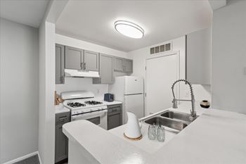 Fully-equipped kitchen