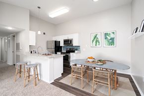 Mulberry apartment for rent - Kitchen with Separate Dining Area