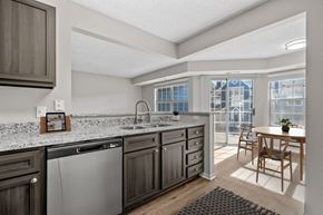 Plymouth apartment for rent - Kitchen with Granite Countertops