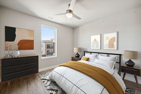 Lake St. Louis apartment for rent - Bedroom With Ceiling Fan