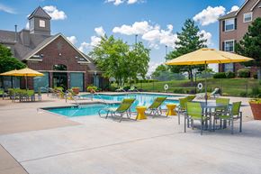 Norman apartment for rent - Pool with Lounge Furniture
