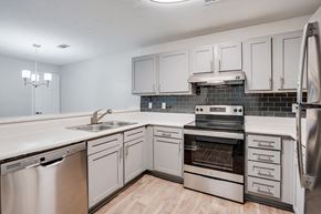 Southaven apartment for rent - Grey Cabinetry with Stainless Steel Appliances