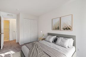 Southgate apartment for rent - Bedroom with Plush Carpeting