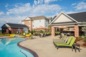 Bentonville apartment for rent - Large Pool and Sundeck