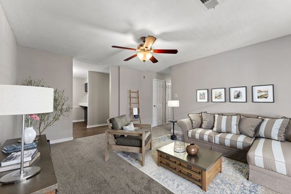 Horn Lake apartment for rent - Living Room with Plush Carpeting