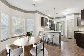 Pooler apartment for rent - Dining Area with Bay Windows