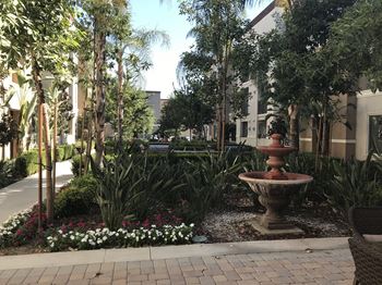 5 Landscaped social courtyards