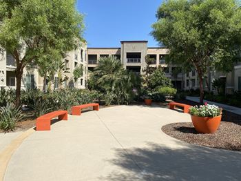 5 Landscaped social courtyards