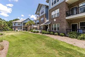 Johns Island apartment for rent - Beautiful Lawn at Oakside Apartments, Johns Island, SC, South Carolina