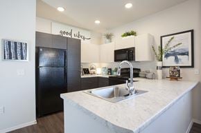 Phoenix apartment for rent - Breakfast Bar at San Mateo Townhomes in Phoenix AZ July 2021