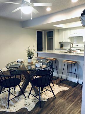 Mesa apartment for rent - Dining Area and Kitchen at La Costa at Dobson Ranch Apartments