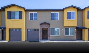 Phoenix apartment for rent - Exterior of San Mateo Townhomes in Phoenix Arizona July 2021 2