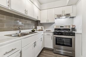 Tucson apartment for rent - Kitchen at Avani North Apartments