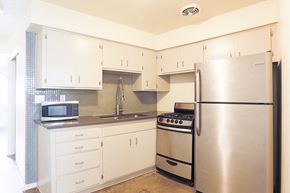 Phoenix apartment for rent - Kitchen at Carol Mary Apartments in Phoenix, AZ
