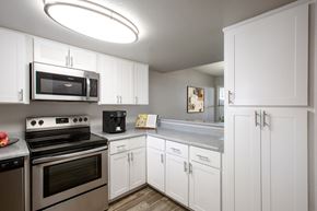 Tucson townhouse for rent - Kitchen at Orange Tree Village Apartments in Tucson Arizona