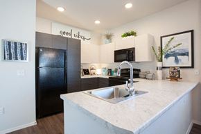 Phoenix townhouse for rent - Kitchen at San Vicente Townhomes in Phoenix AZ