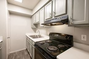 Albuquerque apartment for rent - Kitchen at Villa Esperanza Apartments in Albuquerque