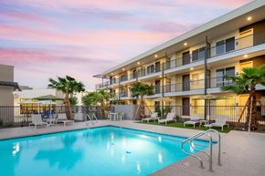 Phoenix apartment for rent - Pool at Streamliner 16th Apartments in Phoenix