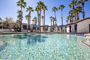 Phoenix apartment for rent - Pool at Townhomes on the Park in Phoenix Arizona 2023