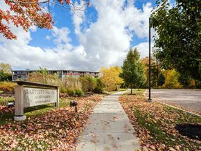 South Burlington apartment for rent - Bartlett Sign