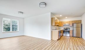 Burlington apartment for rent - Kitchen & Living
