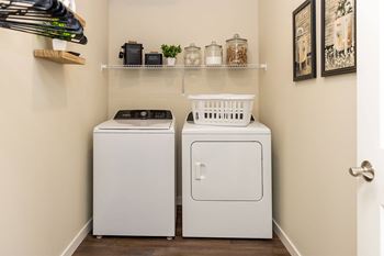 Full-sized in-unit washer & dryer