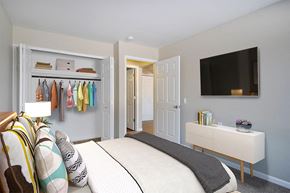 Clinton Township apartment for rent - Carlyle Place Apartments Bedroom
