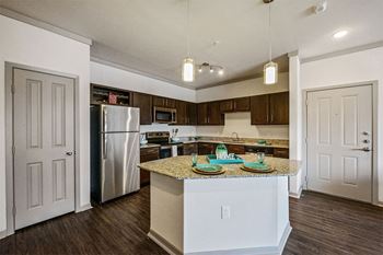 Kitchen island*