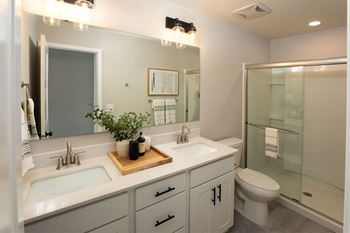 Dual sinks in primary bathroom*