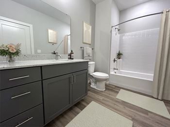 Tub/shower combination