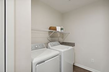 In unit full size washer & dryer