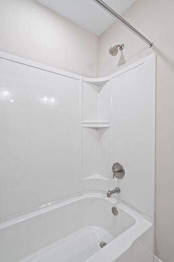 Tub/shower combination