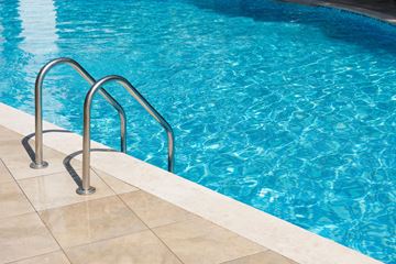 Plymouth apartment for rent - A pool with a metal ladder.