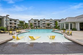 Myrtle Beach apartment for rent - Vinings at Carolina Bays Resort Style Swimming Pool